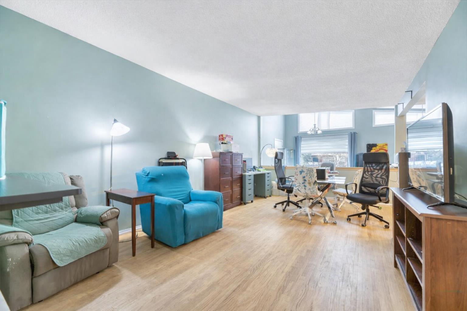 712 Kingsmere Crescent SW