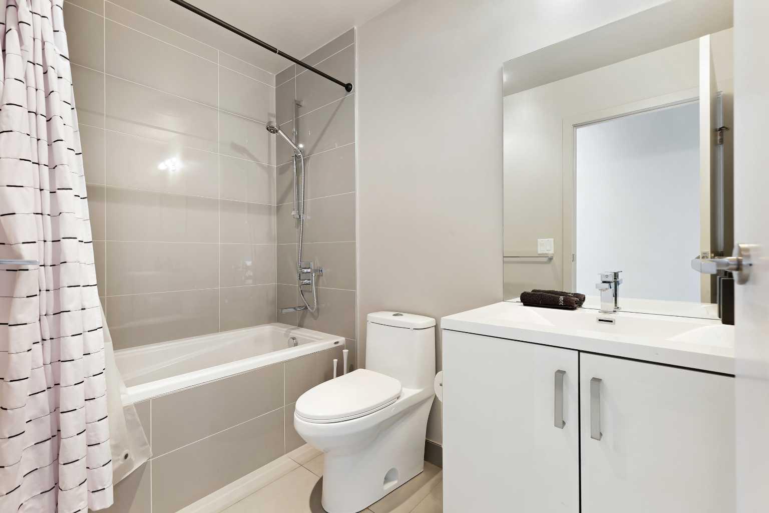 1010 6 Street SW 606
