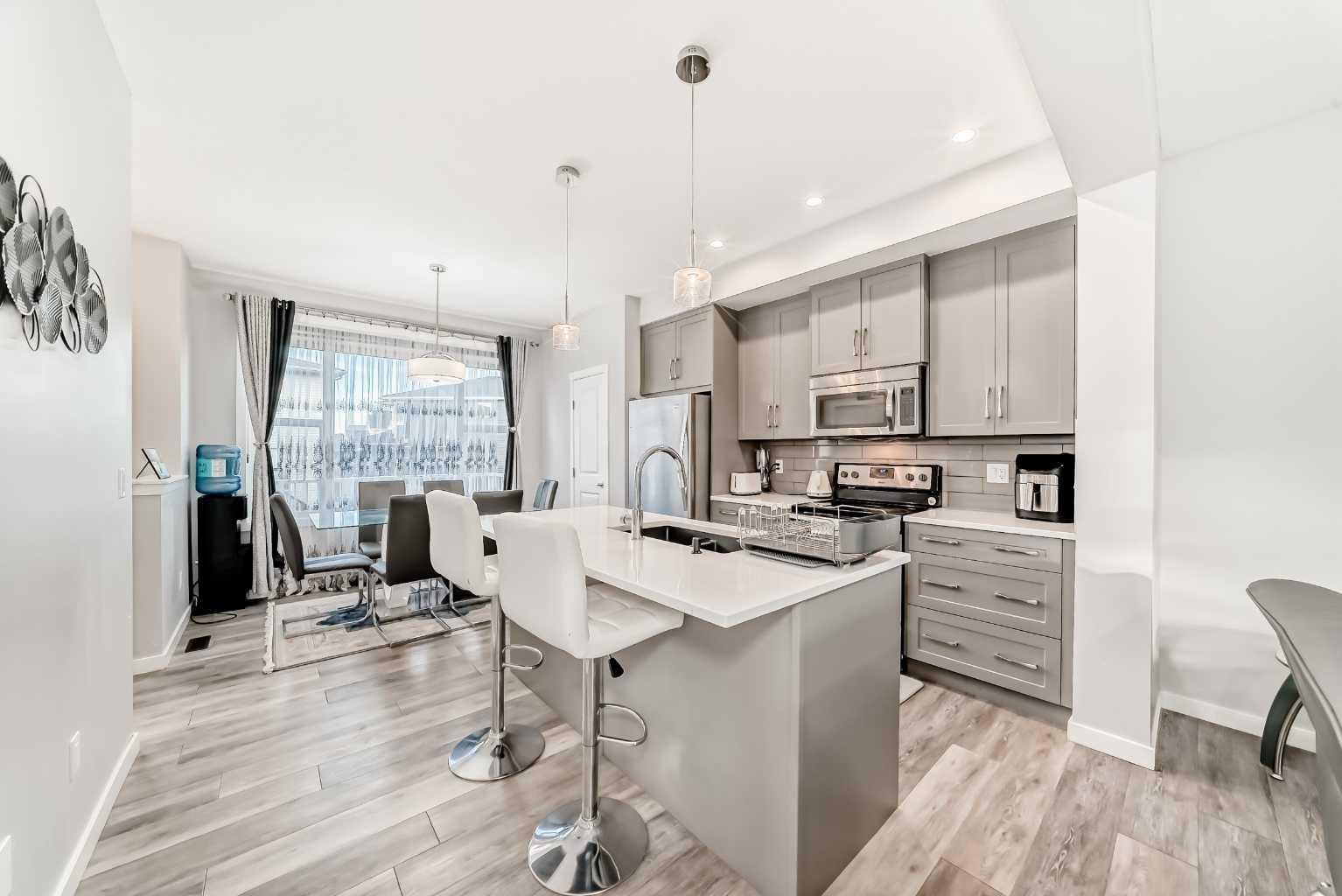 1810 Baywater Drive SW