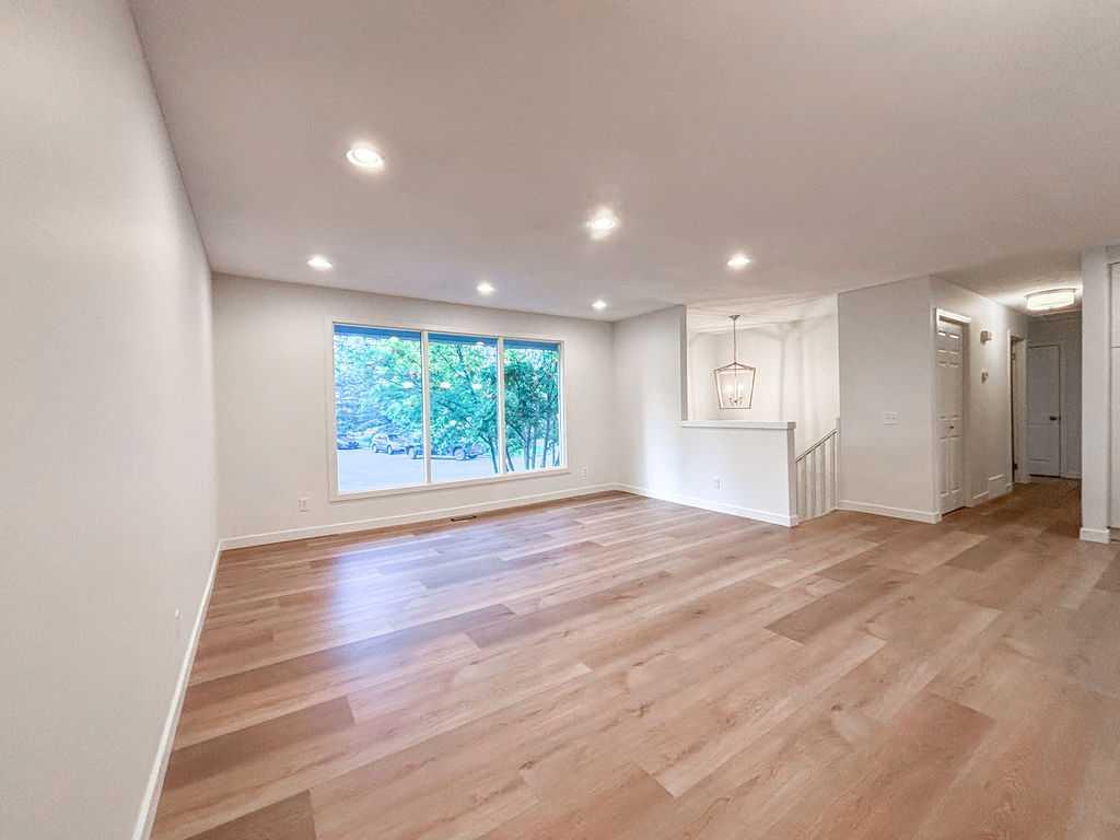 12 Oakbury Place SW