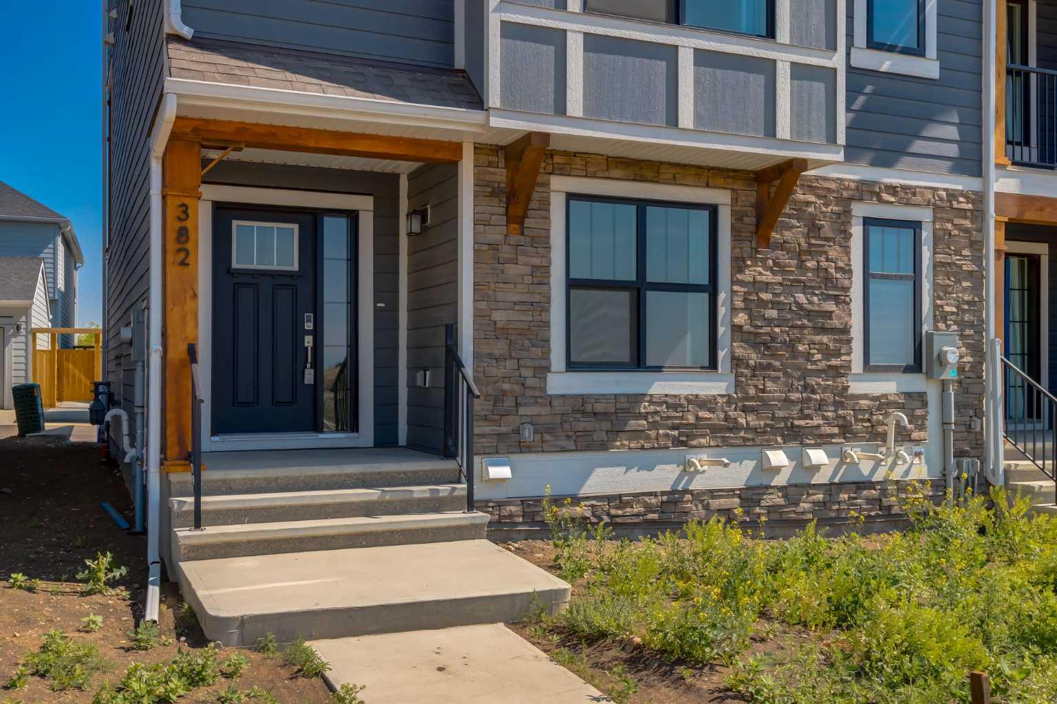 382 Alpine Avenue SW