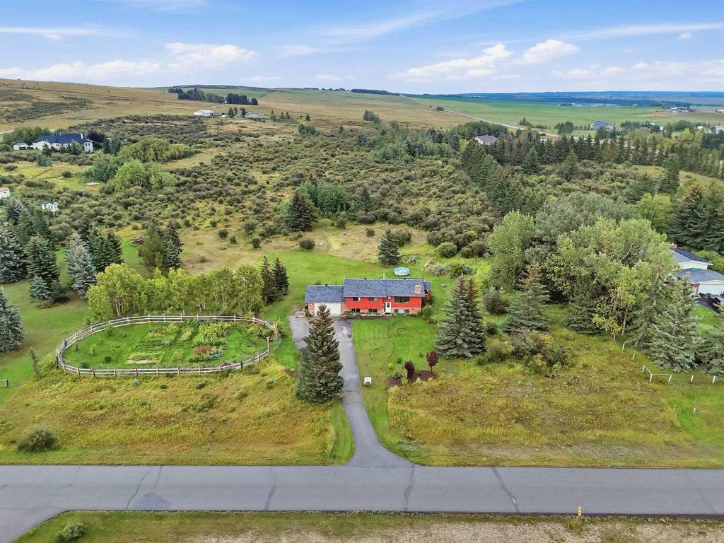 Photo of 8 Mount Vista Estates, Rural Rocky View County, AB T4C 1A1 (MLS # A2345023)