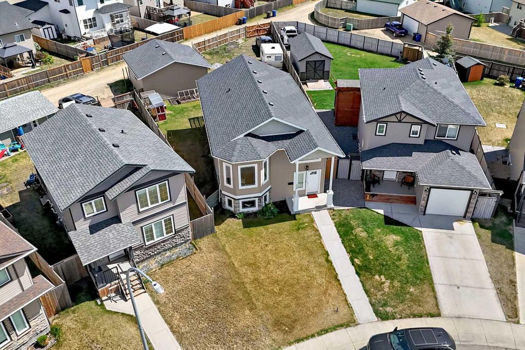 Photo of 128 Almond Crescent, Blackfalds, AB T4M 0J5 (MLS # A2315550)