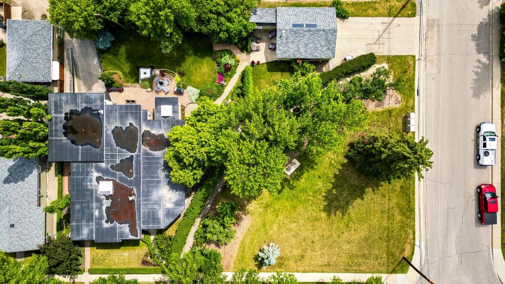 Photo of 509 15 Avenue NE, Calgary, AB T2E 1H7 (MLS # A2291471)