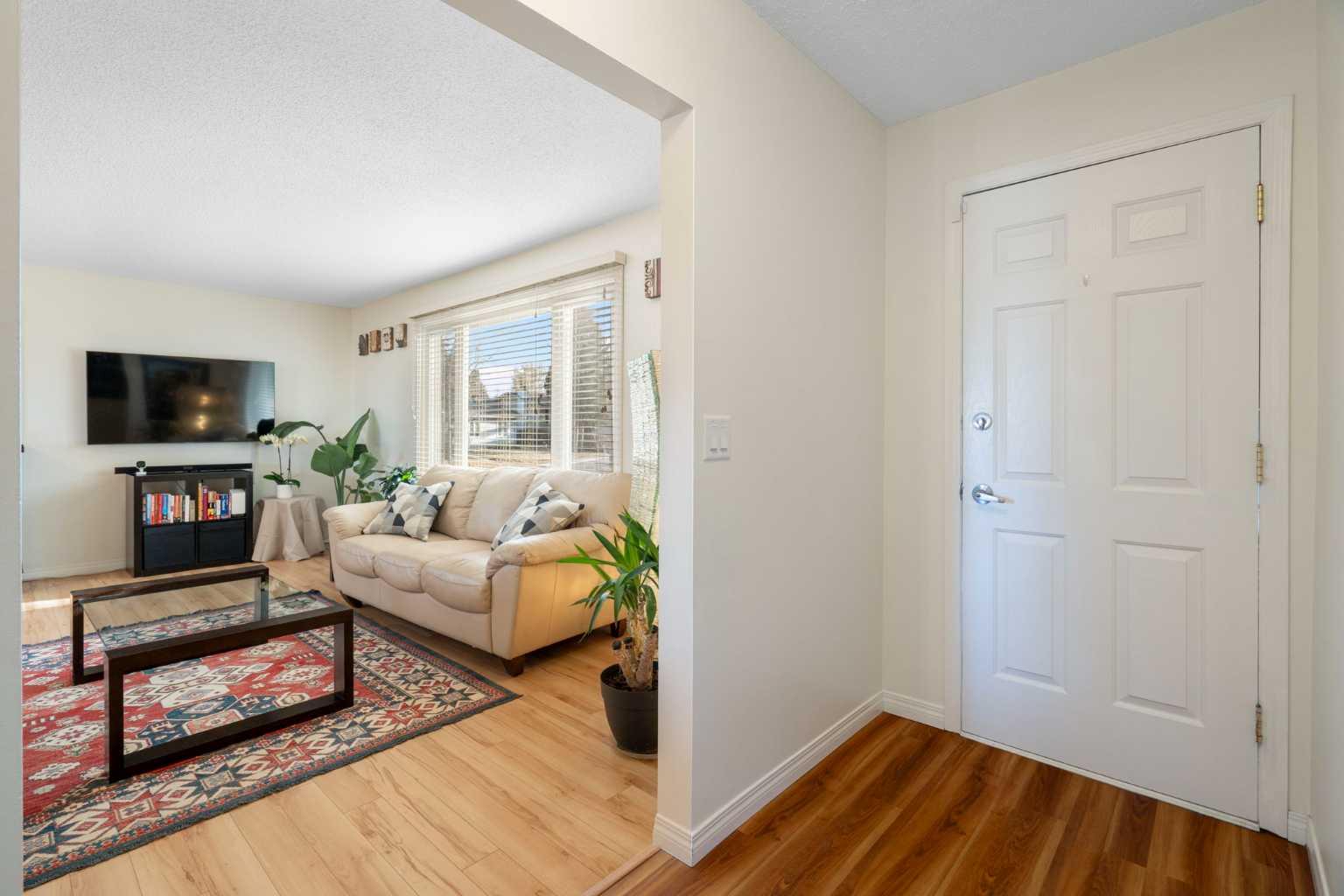 308 Hunterbrook Place NW