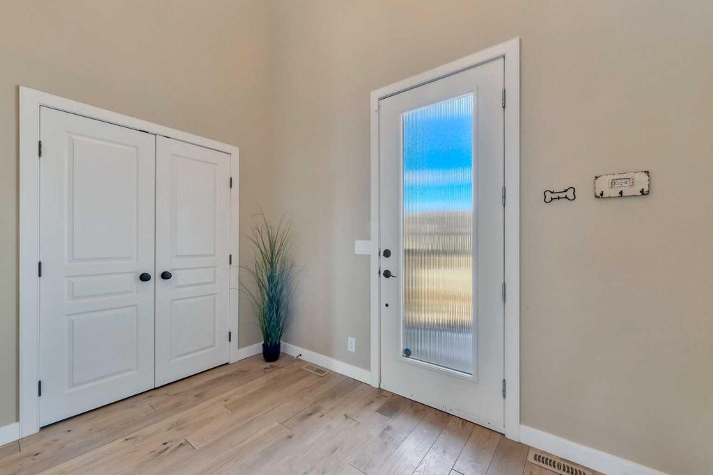 Photo of 176 Ingle Close, Red Deer, AB T4R 3S2 (MLS # A2301218)