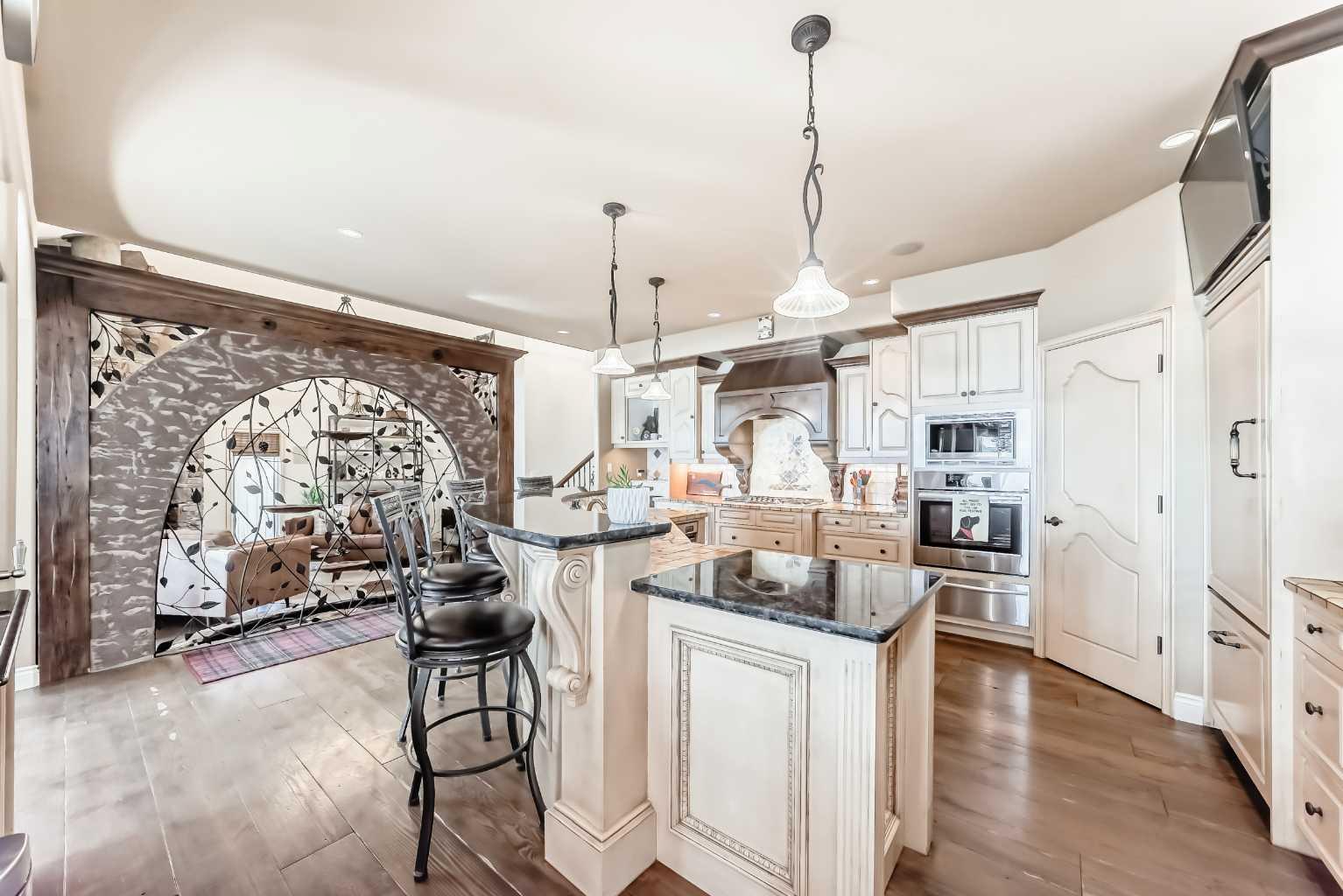 716 West Chestermere Drive