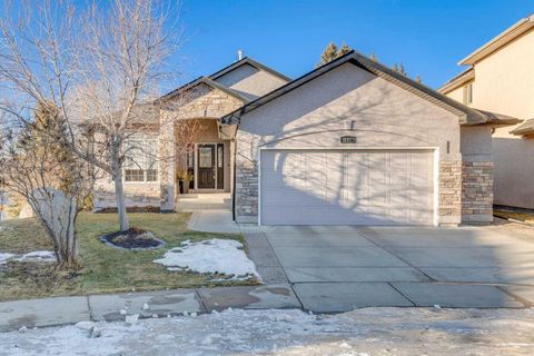 Photo of 192 Everglade Circle SW, Calgary, AB T2Y 4N5 (MLS # A2280973)