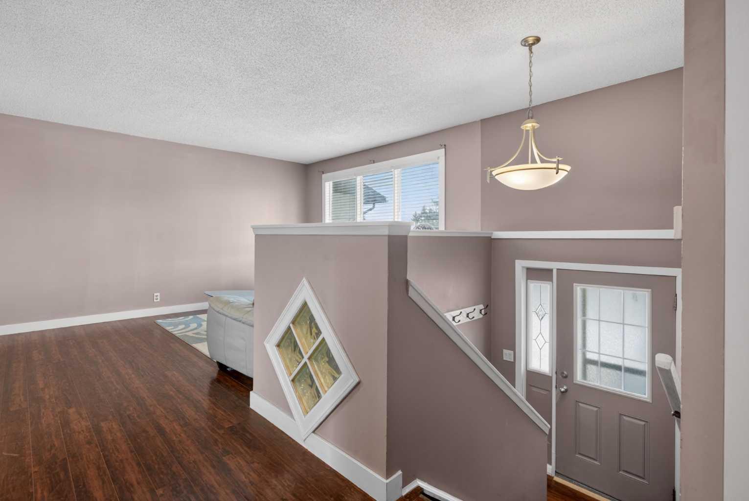 32 Fallingworth Court NE