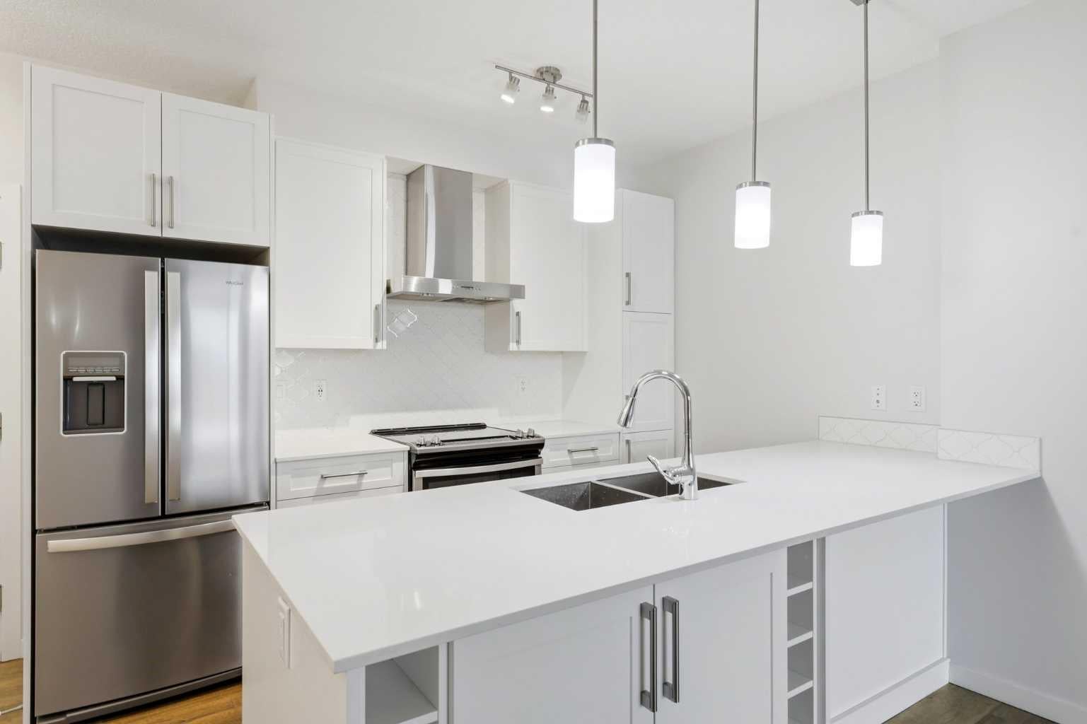 122 Mahogany Centre SE 212