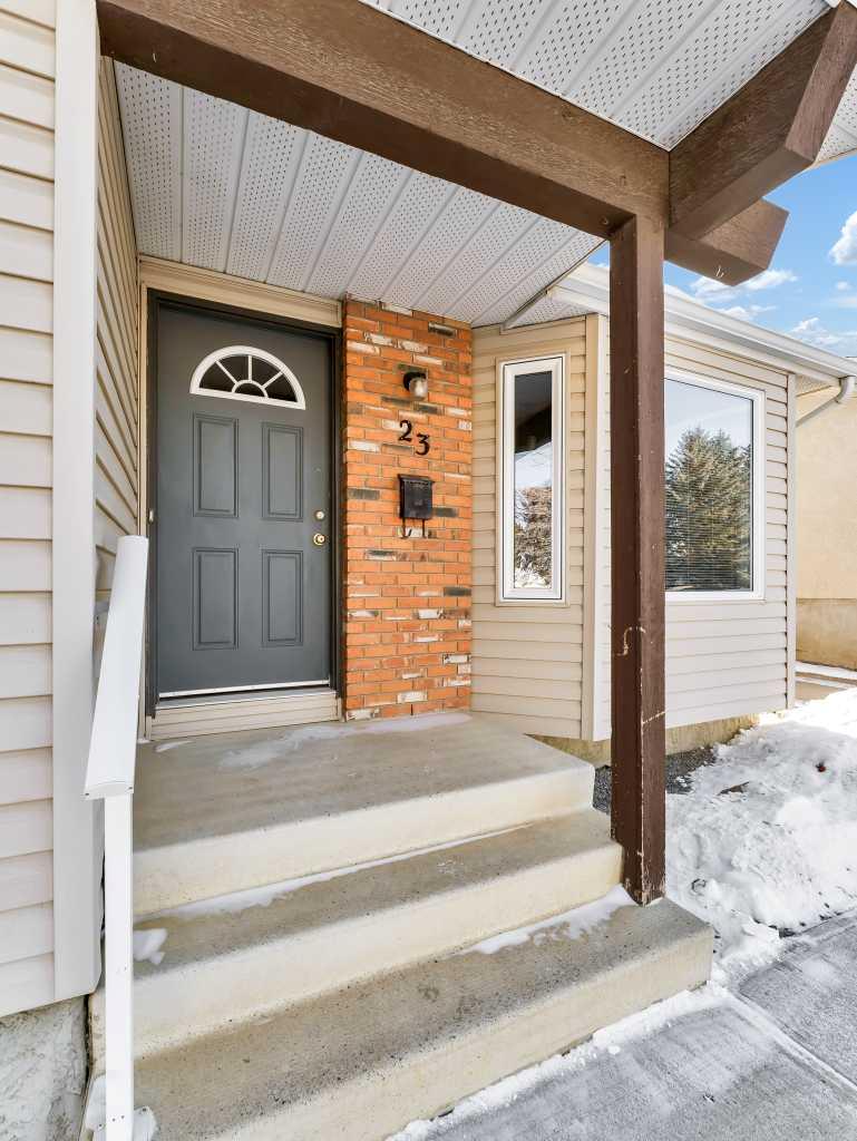 23 Ross Haven Avenue SE