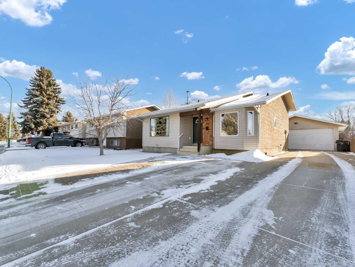 23 Ross Haven Avenue SE