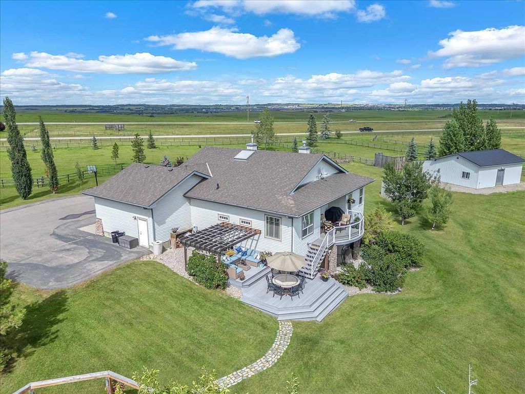 Photo of 387016 Sundance Trail W, Rural Foothills County, AB T1S 6C6 (MLS # A2294263)