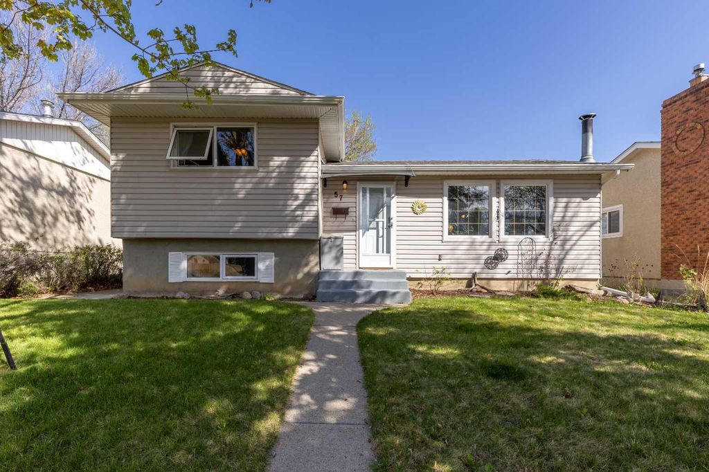 Photo of 57 Honeysuckle Road N, Lethbridge, AB T1H 4J7 (MLS # A2310146)