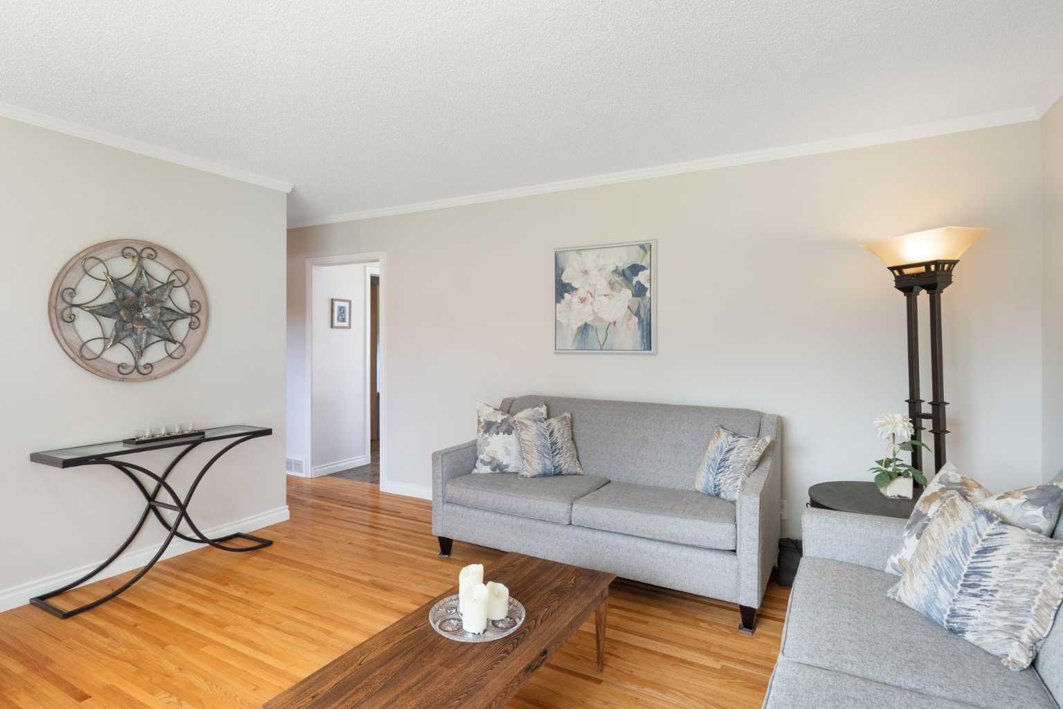 15 Carmangay Crescent NW