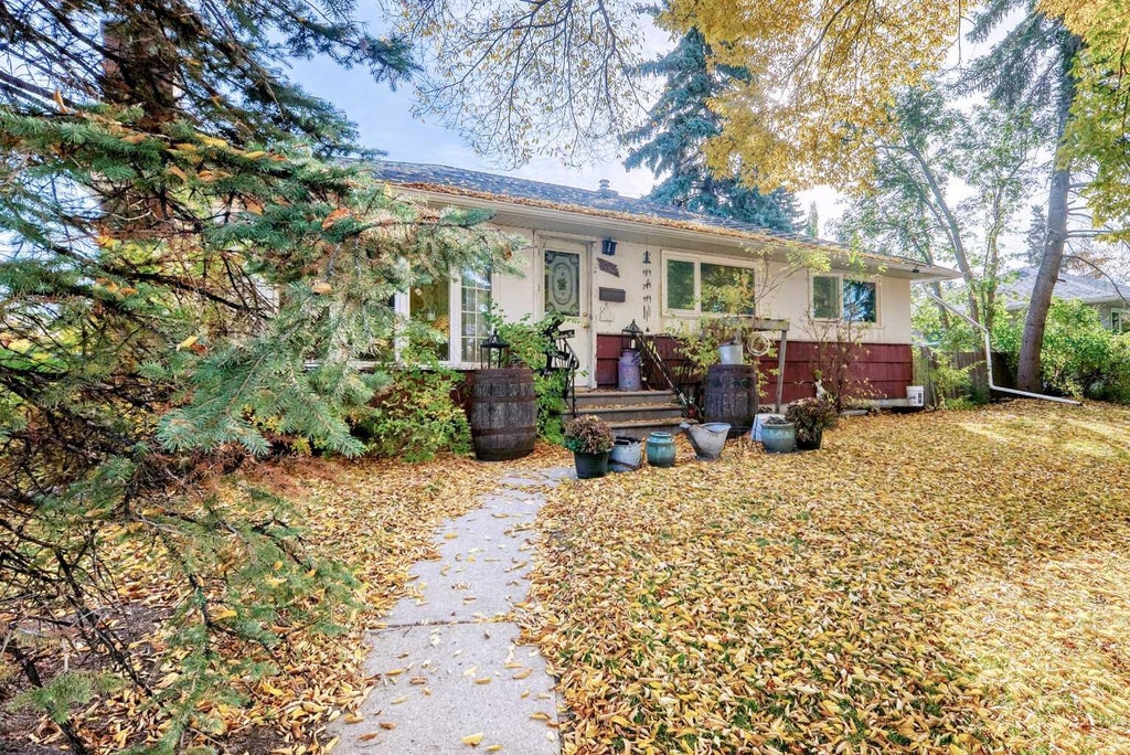 Photo of 1936 45 Street SW, Calgary, AB T3E 3S7 (MLS # A2350466)