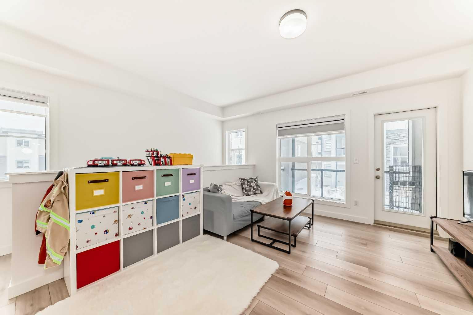 44 Spring Creek Common SW