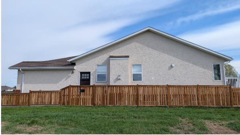 Photo of 7 Sundance Street W, Claresholm, AB T0L 0T0 (MLS # A2309635)