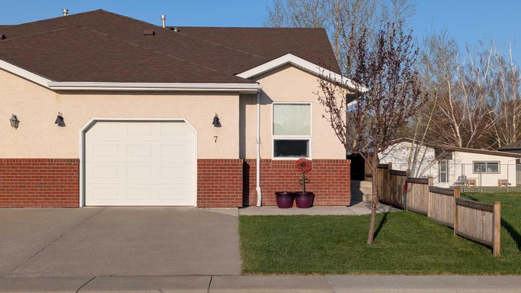 Photo of 7 Sundance Street W, Claresholm, AB T0L 0T0 (MLS # A2309635)