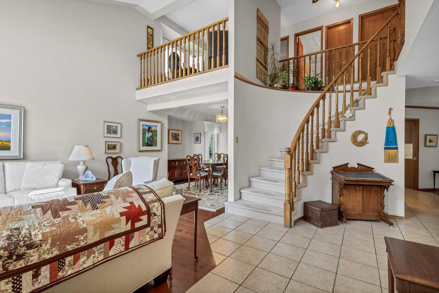 22 Varsity Estates View NW