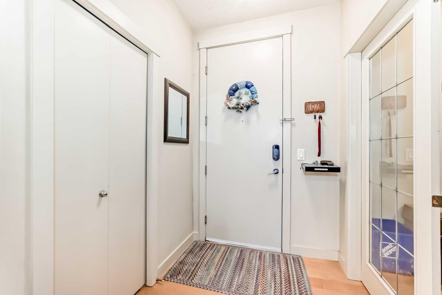 830 Centre Avenue NE 204