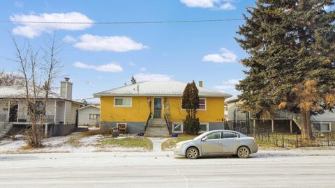 1827 39 Street SE Calgary AB T2B 1A2