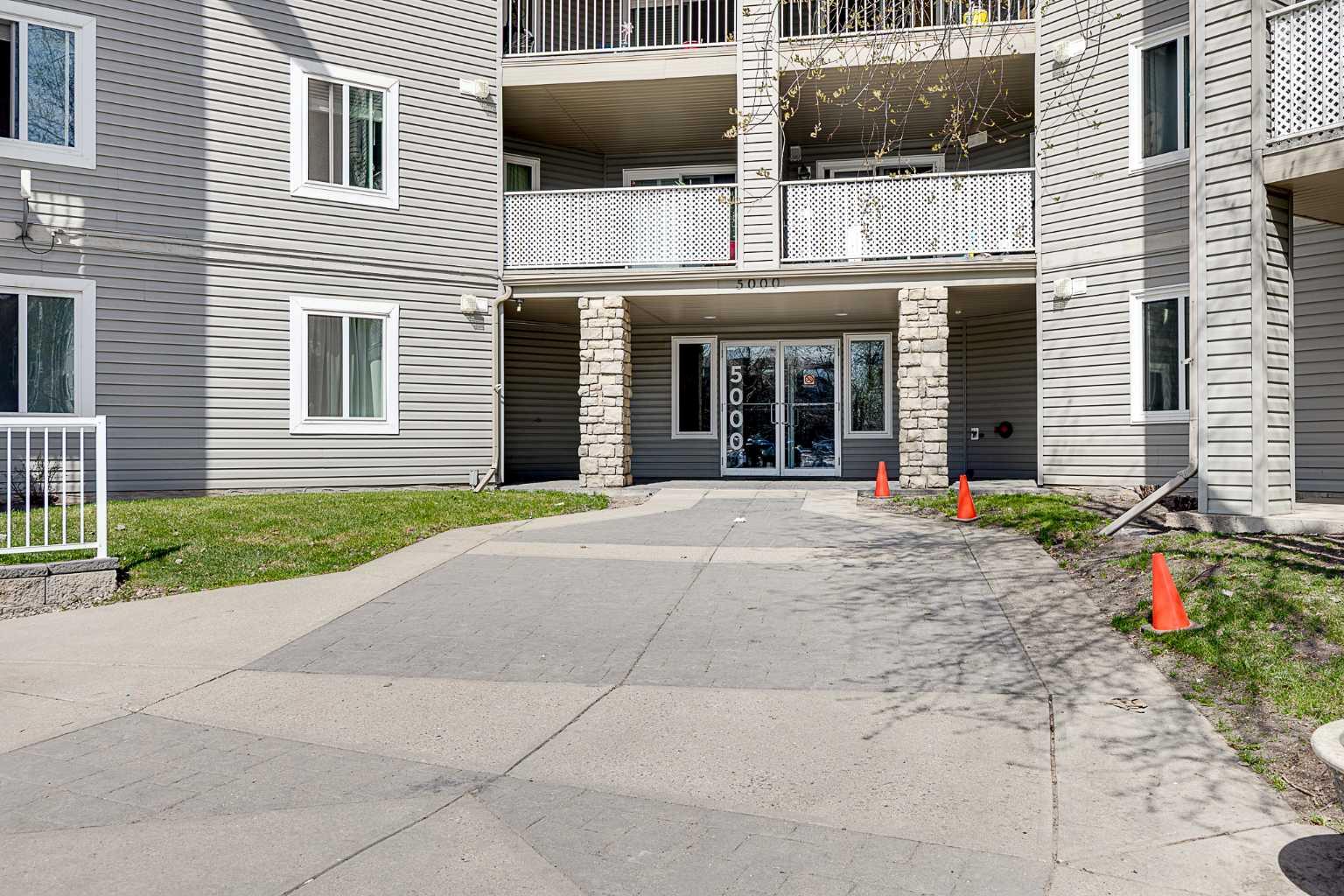 604 8 Street SW 5403