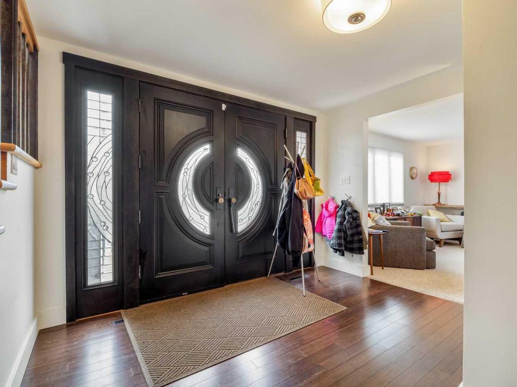 Photo of 2114 17 Avenue S, Lethbridge, AB T1K 1B3 (MLS # A2291406)