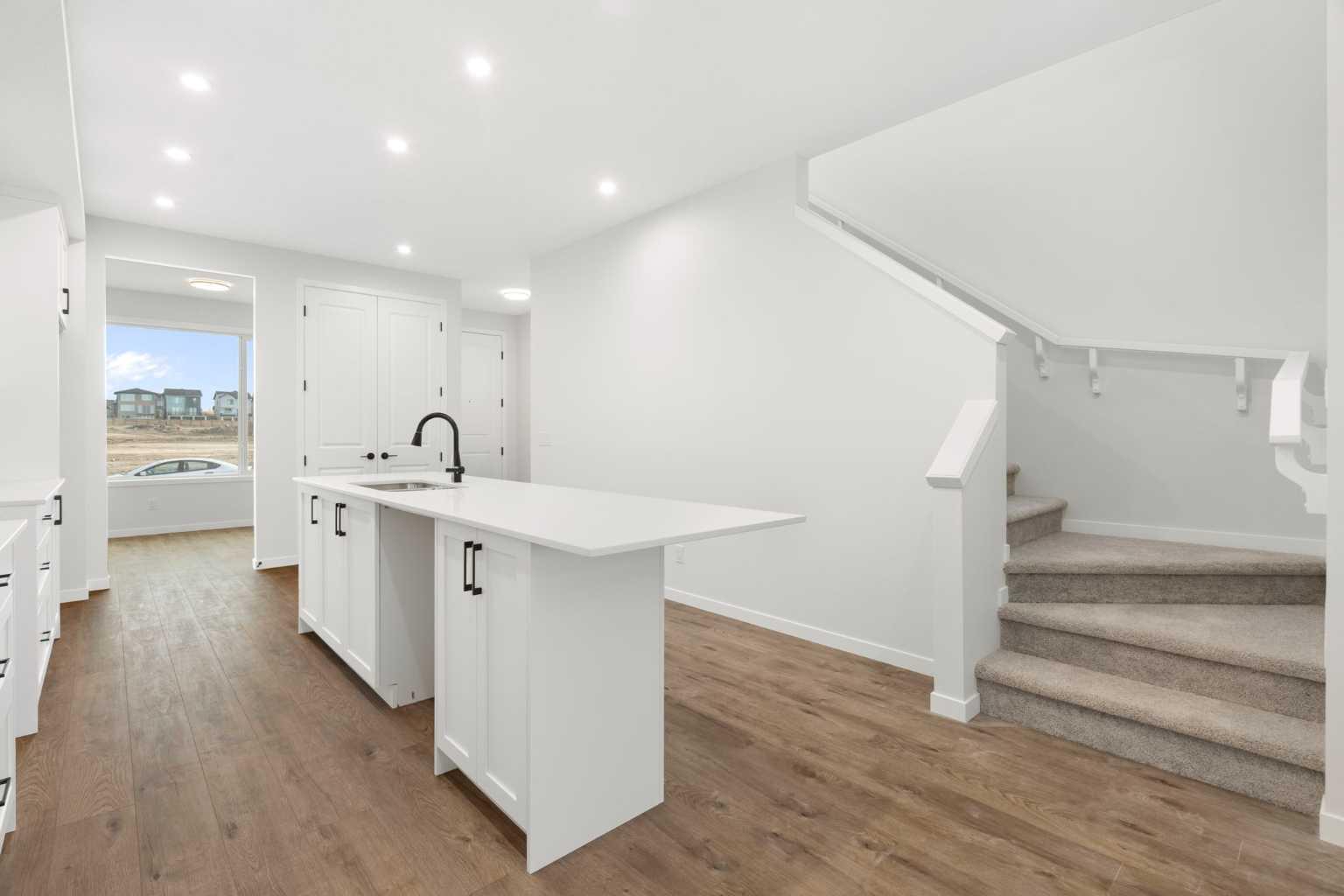 103 Royston Way NW
