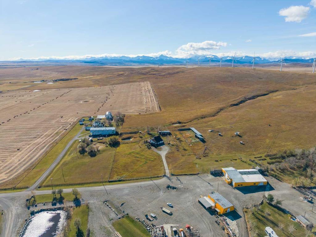 Photo of 73 TWP Road, Rural Pincher Creek No. 9, M.D. of, AB T0K 0P0 (MLS # A2266155)