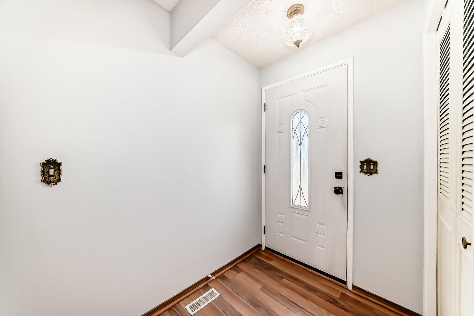 411 Abadan Place NE