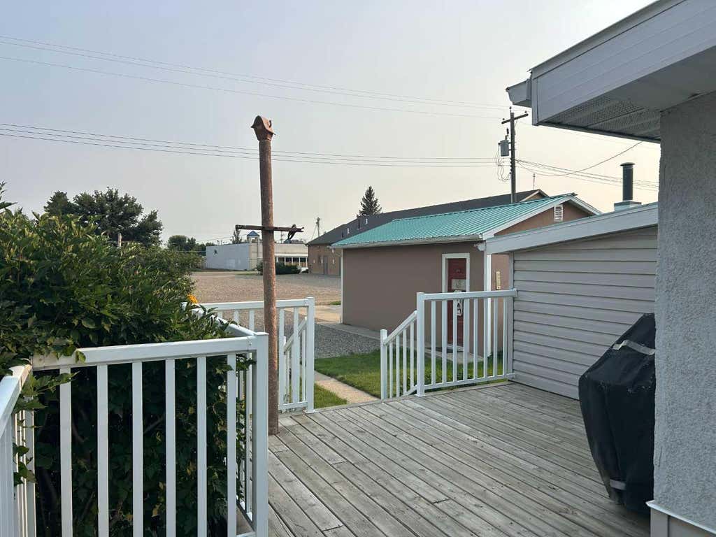 Photo of 315 3 Avenue N, Vauxhall, AB T0K 2K0 (MLS # A2331674)