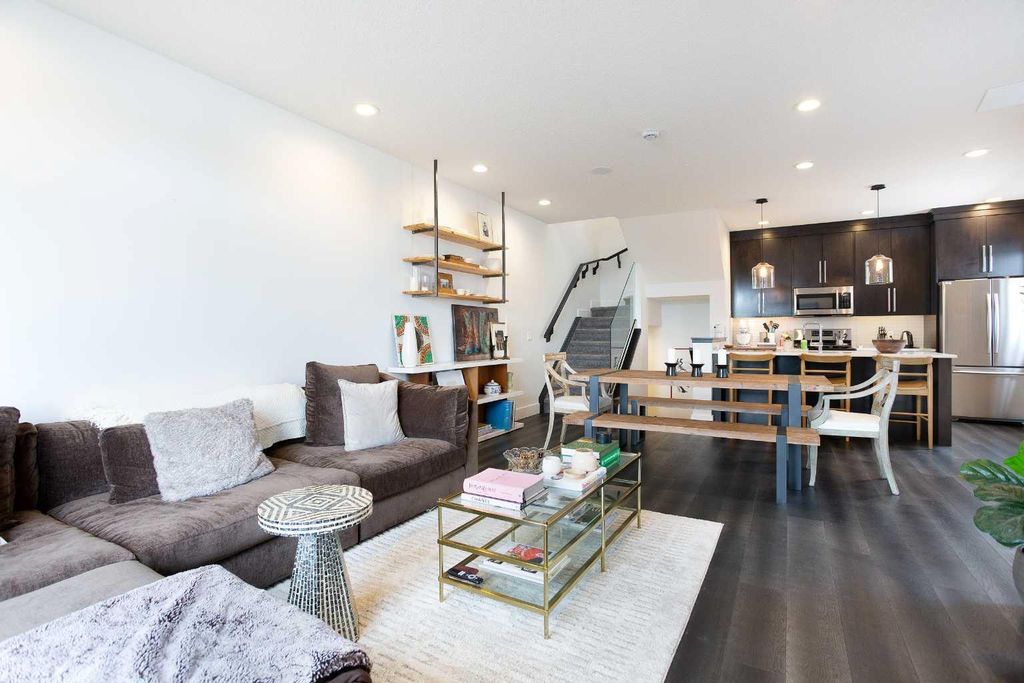 Photo of 2816 34 Street SW #2, Calgary, AB T3E 2W9 (MLS # A2289682)