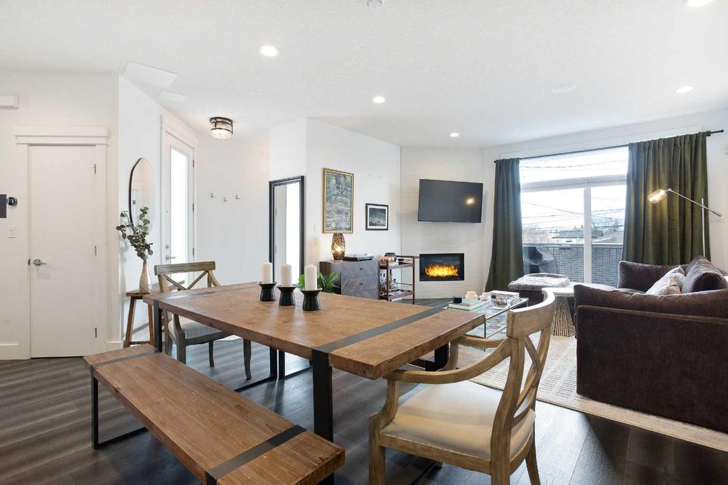 Photo of 2816 34 Street SW #2, Calgary, AB T3E 2W9 (MLS # A2289682)