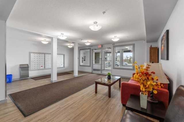 195 Kincora Glen Road NW 404