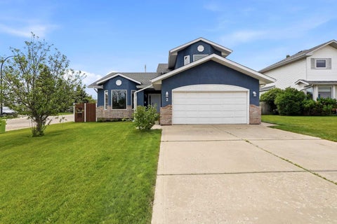 Photo of 2 Denmark Crescent, Red Deer, AB T4R 2K4 (MLS # A2336961)