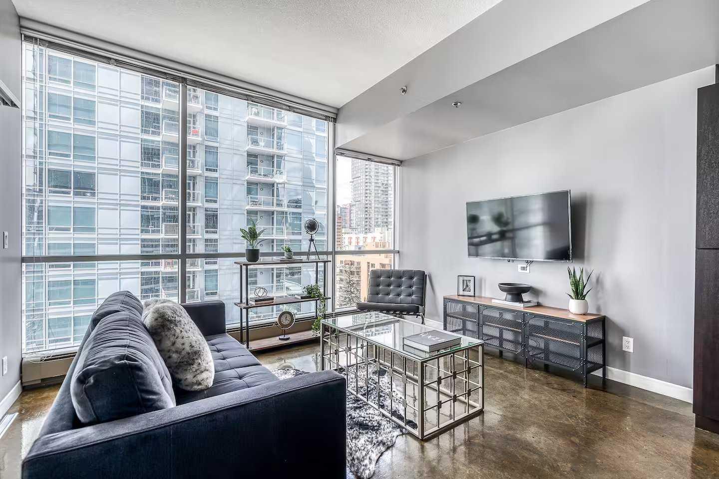 135 13 Avenue SW 907