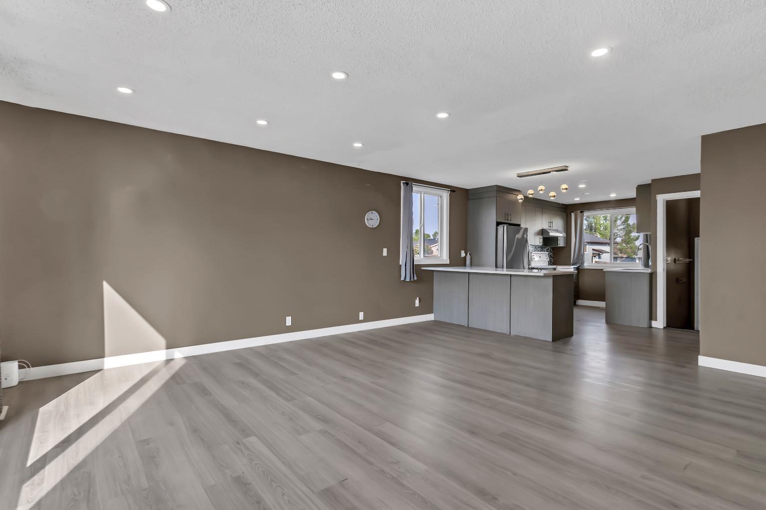 7 Castledale Way NE