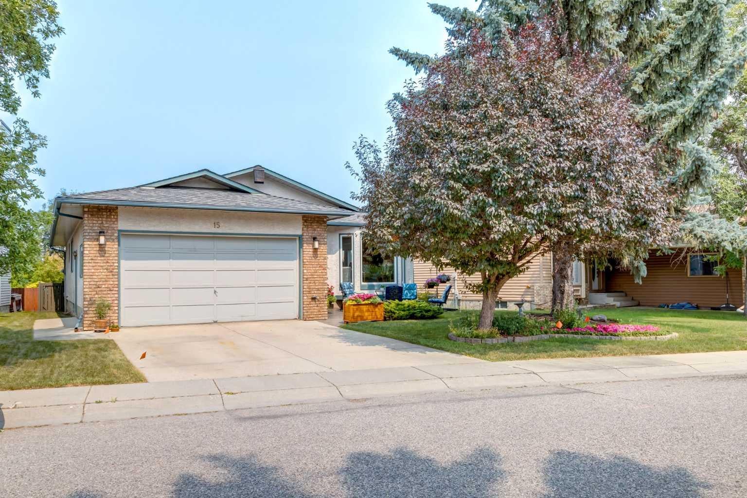 15 Sunrise Crescent SE