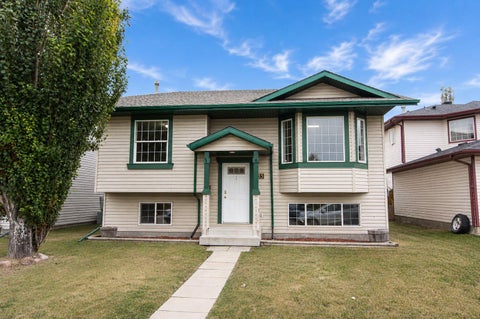 Photo of 85 Ladwig Close, Red Deer, AB T4R 2V7 (MLS # A2342215)