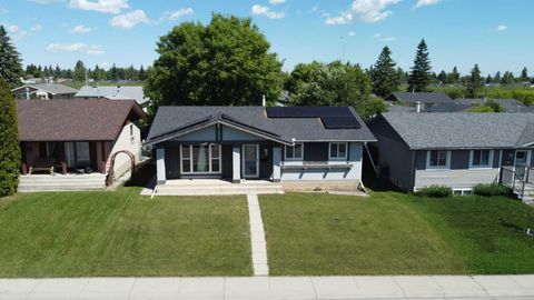 Photo of 136 Maitland Drive NE, Calgary, AB T2A 5A5 (MLS # A2327700)