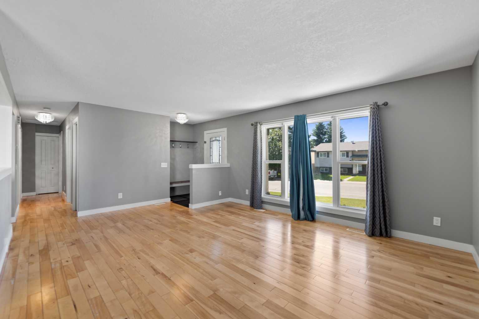 136 Maitland Drive NE