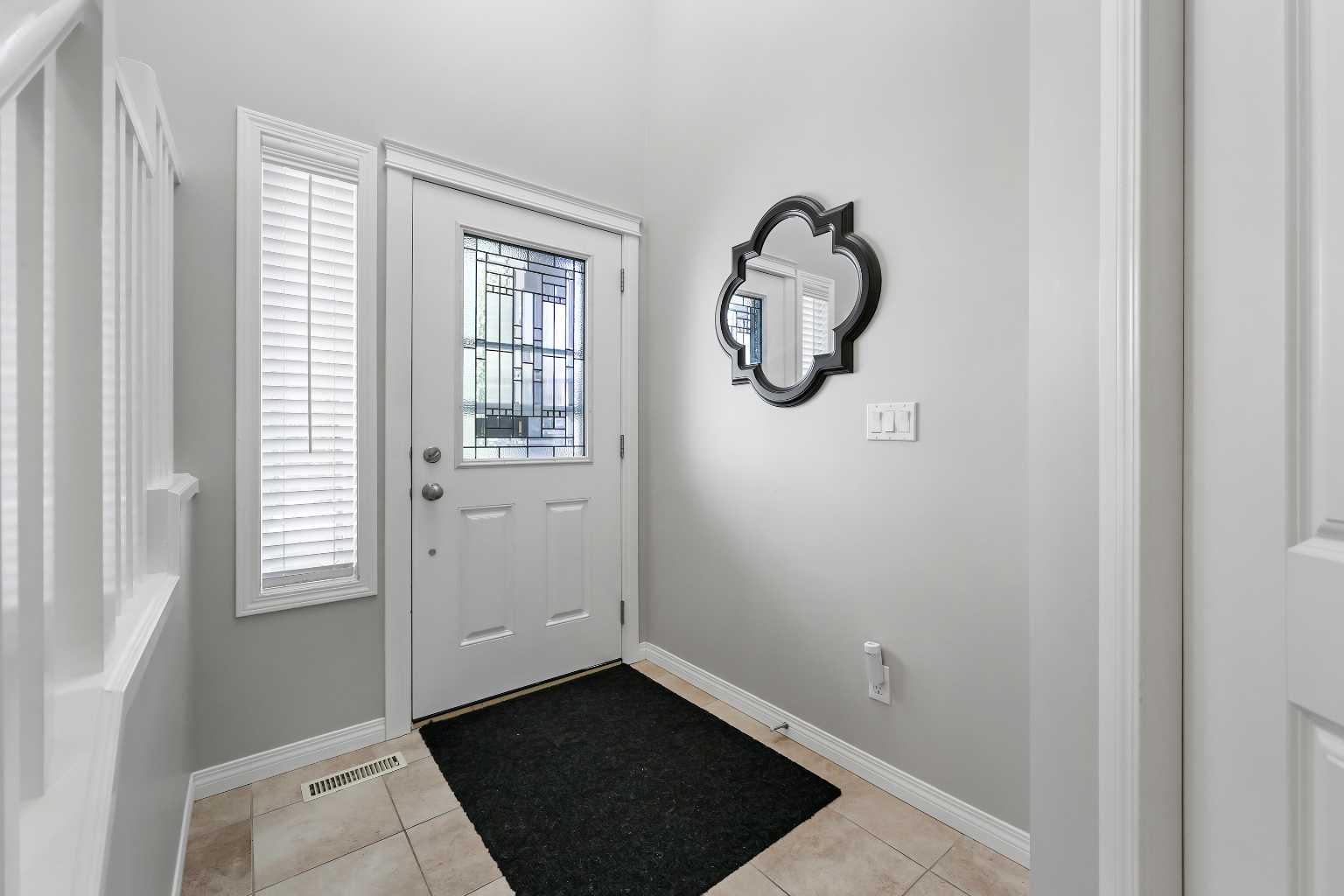 354 Kingsbury View SE
