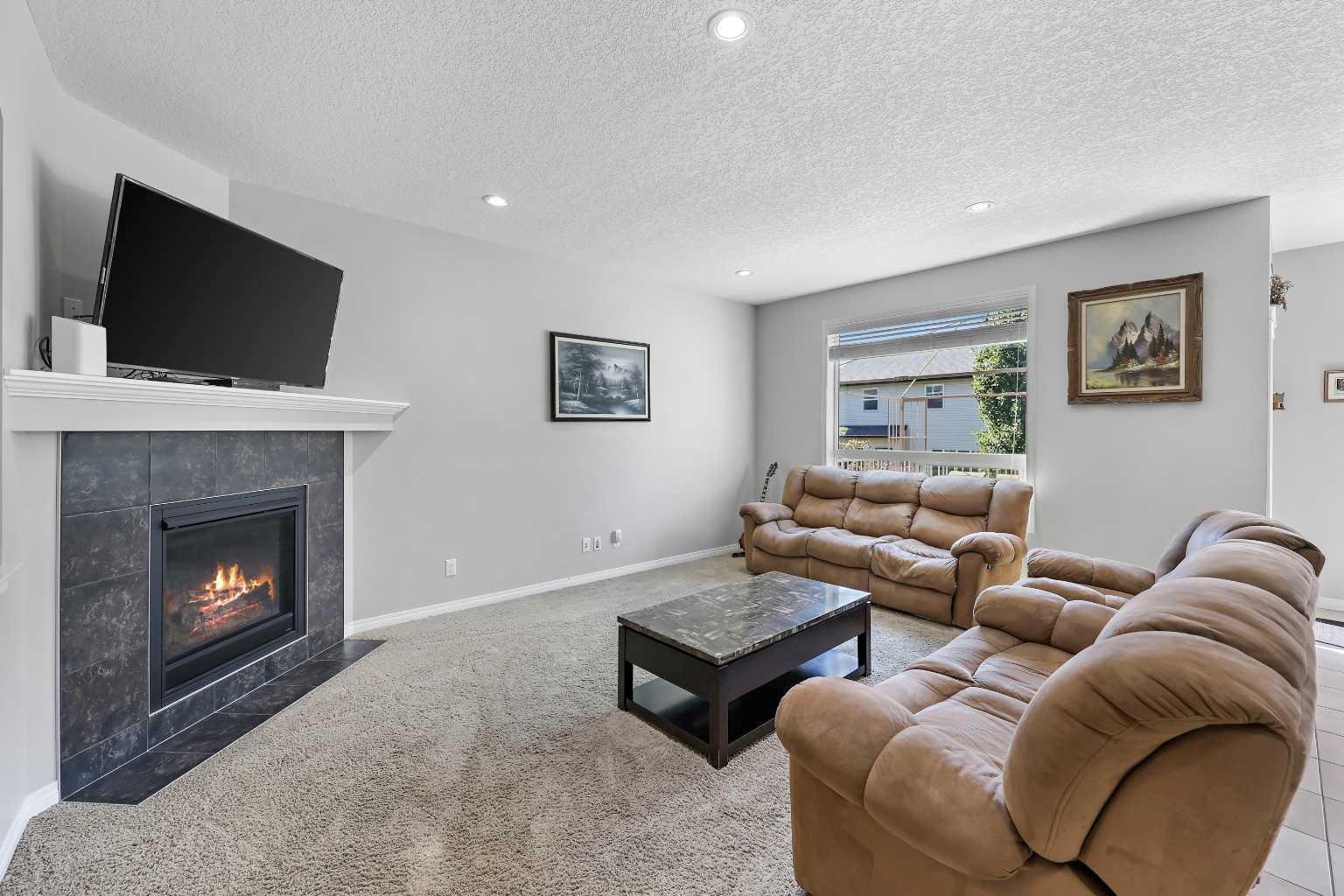 354 Kingsbury View SE