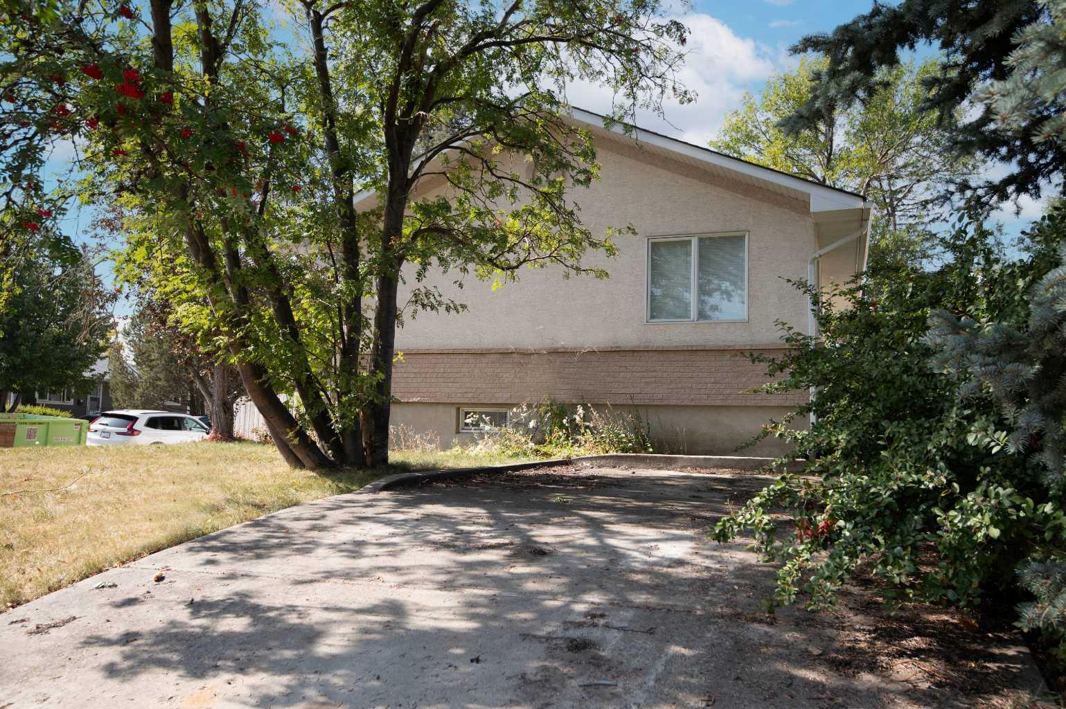 4328 Greenview Drive NE