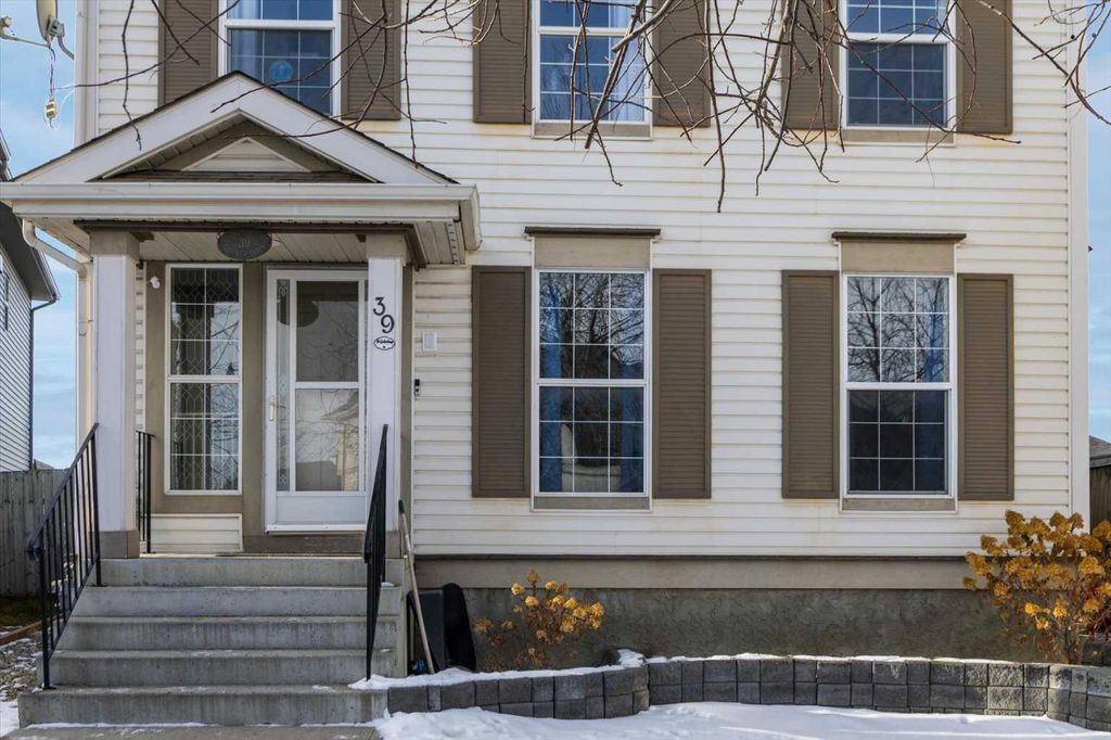 Photo of 39 Prestwick Heath SE, Calgary, AB T2Z 4E3 (MLS # A2281991)