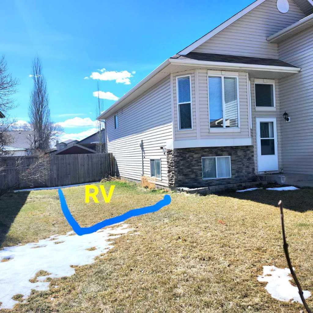 405 Highwood Village Place NW