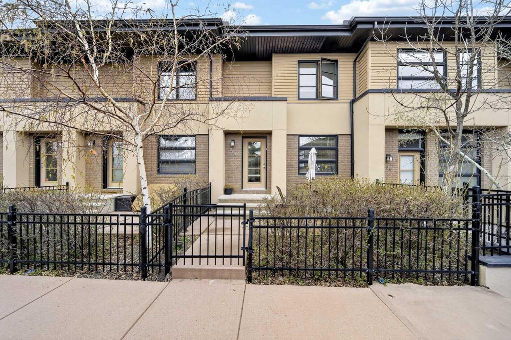 Photo of 208 Aspen Hills Villas SW, Calgary, AB T3H 0H8 (MLS # A2309590)
