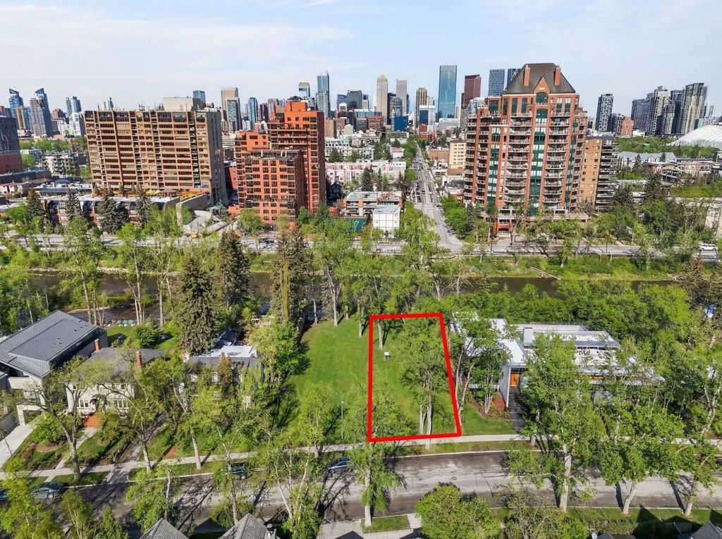 Photo of 310 Roxboro Road SW, Calgary, AB T2S 0R3 (MLS # A2293932)