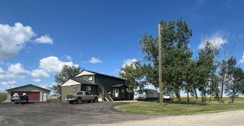 Photo of 251231 Sunshine Road, Rural Rocky View County, AB T1Z 0M6 (MLS # A2338253)